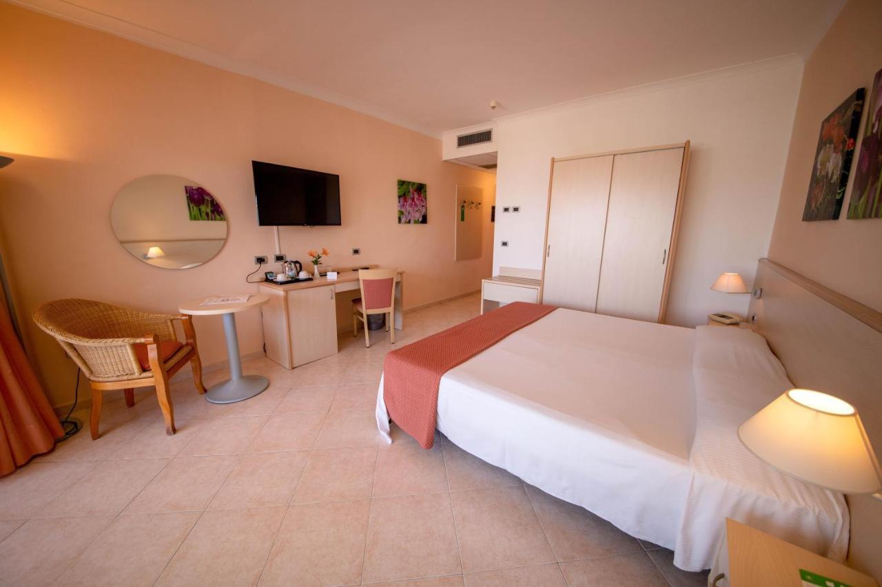 Aldiana Club Rocca Nettuno Calabria Hotel Tropea Exterior photo
